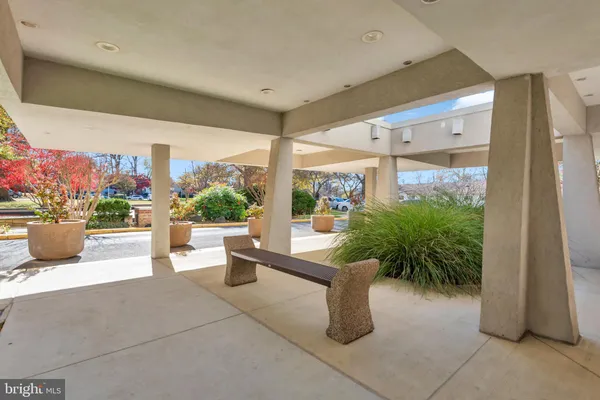 $279,900 | 3333 University Boulevard West, Unit 1008, Kensington, MD 20895