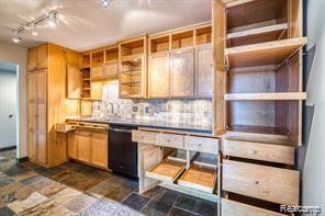 527 East University Drive, Unit 1108 Rochester, MI 48307 - Photo 7 of 15