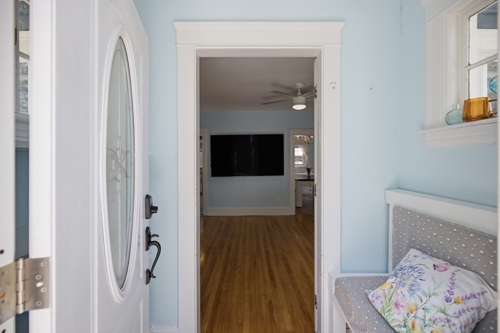 52 Eagle Road Worcester, MA 01605 - Photo 6 of 42