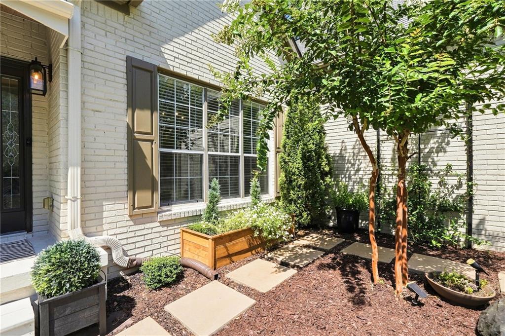 520 Chestnut Walk Canton, GA 30114 - Photo 7 of 83 Gallery Image 7