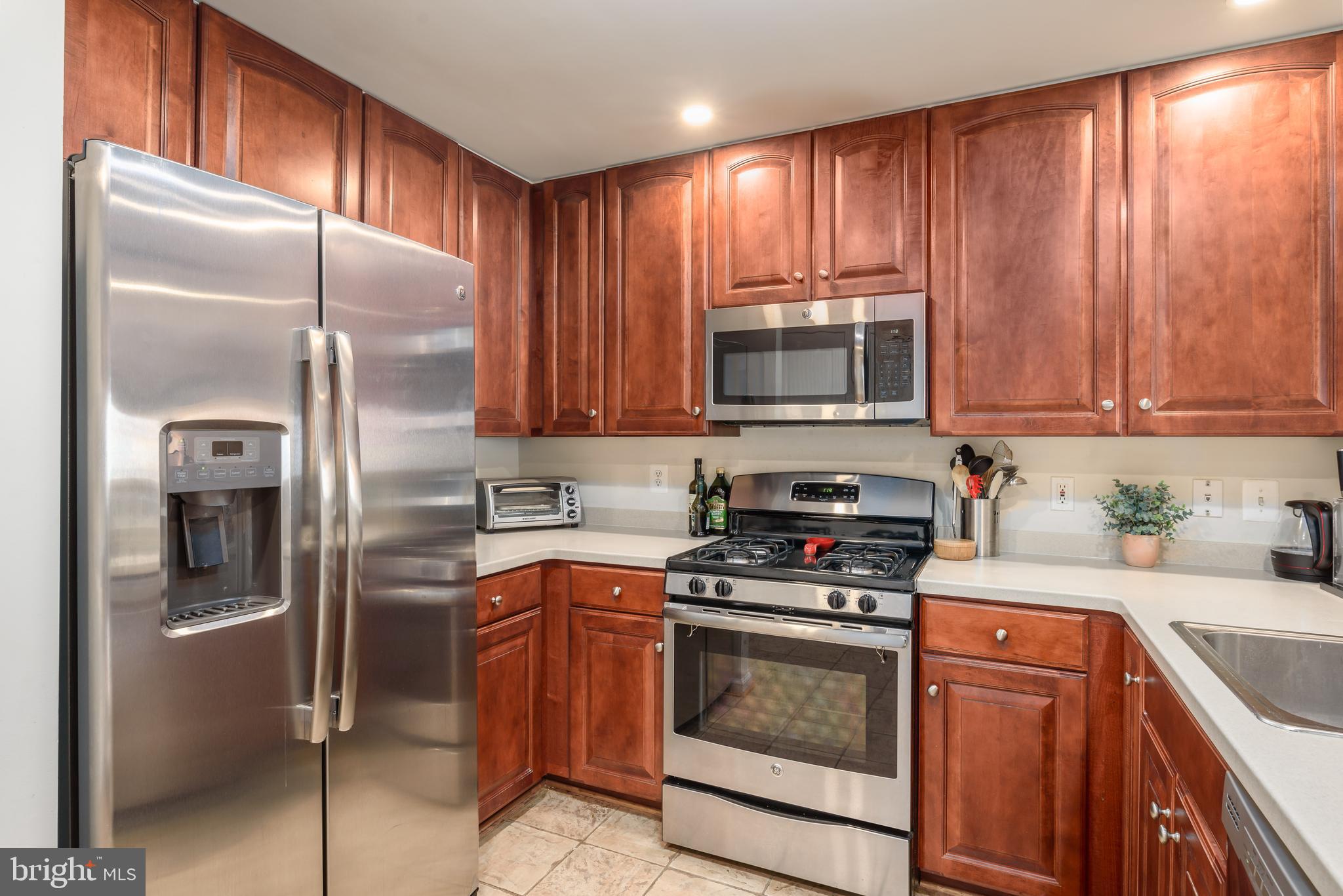 12001 Market Street, Unit 436 Reston, VA 20190 - Photo 6 of 28 Stainless Steel Appliances