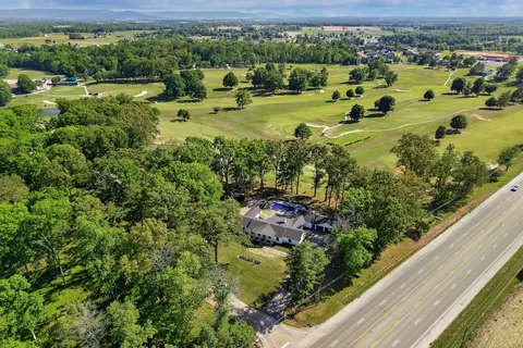 $1,179,000 | 28 Lakeland Drive, McMinnville, TN 37110