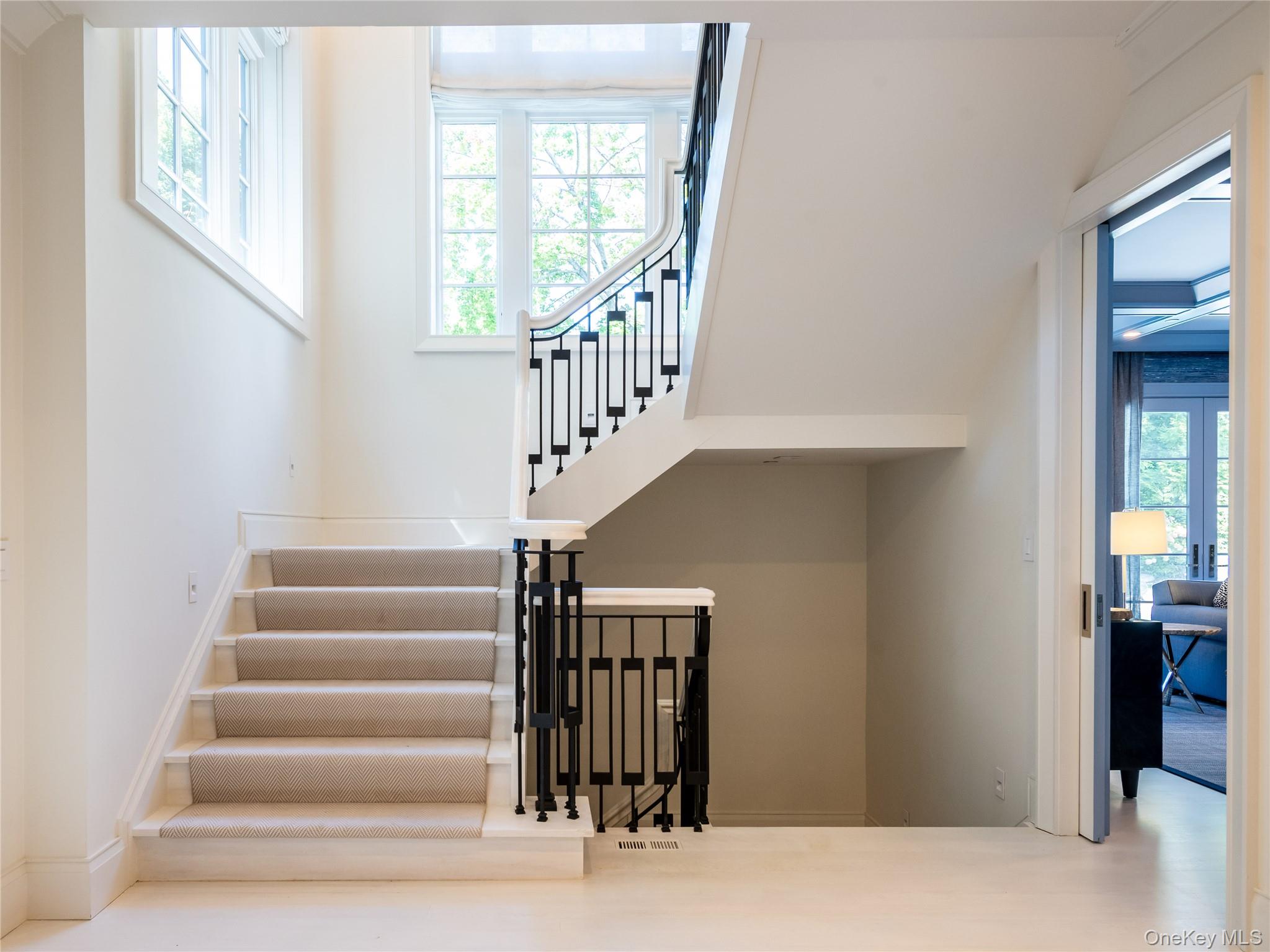 16 Ridge Drive East Great Neck, NY 11021 - Photo 23 of 50 View of stairway