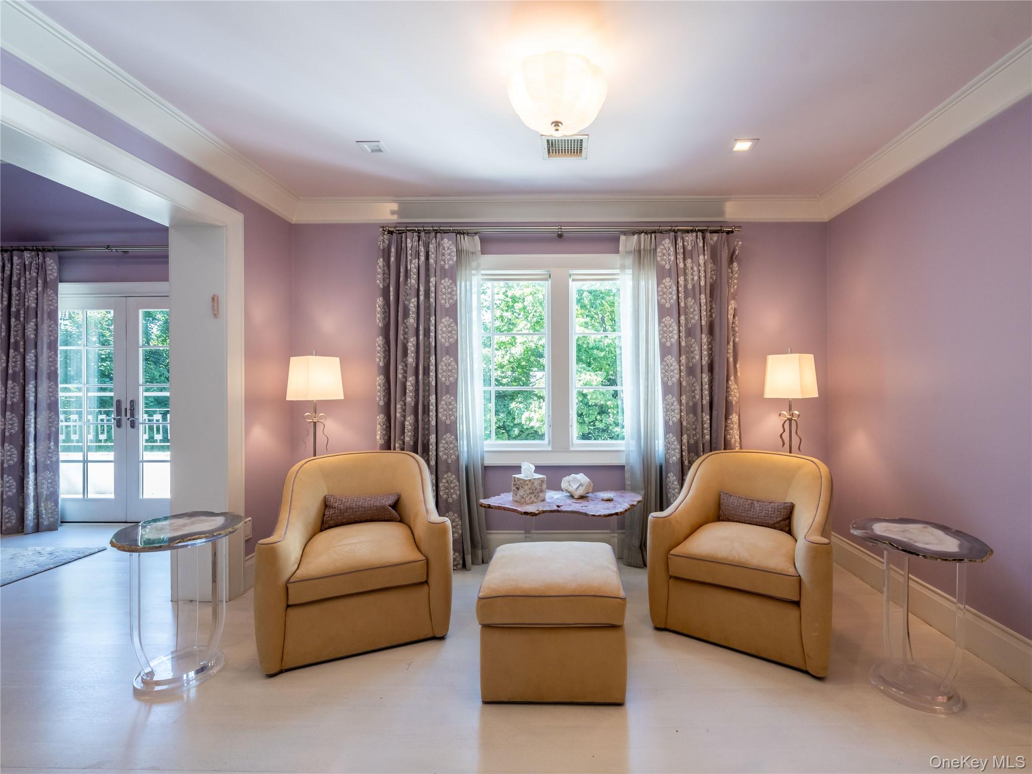 16 Ridge Drive East Great Neck, NY 11021 - Photo 25 of 50 Primary Bedroom Sitting Room