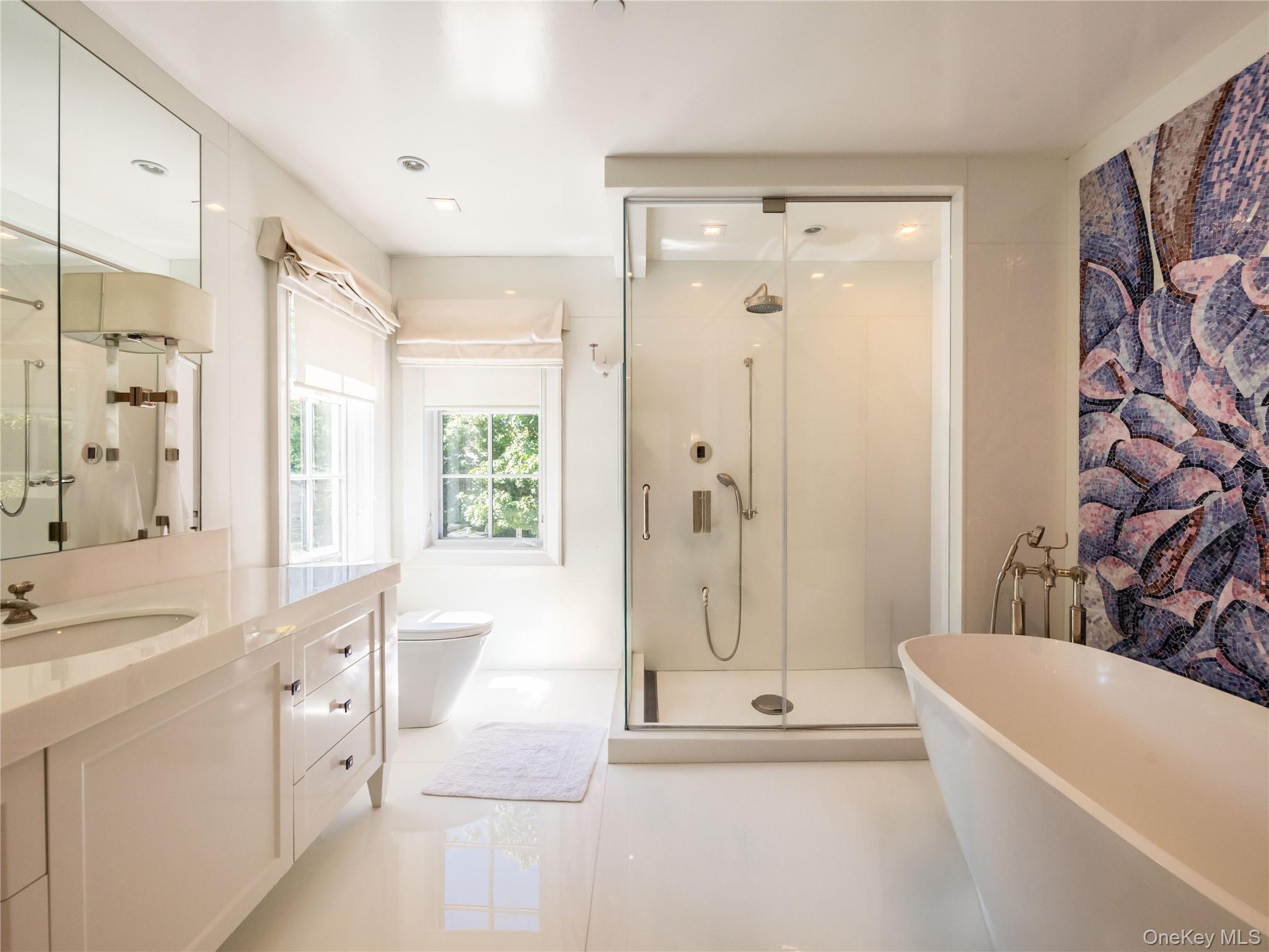 16 Ridge Drive East Great Neck, NY 11021 - Photo 28 of 50 Primary bathroom