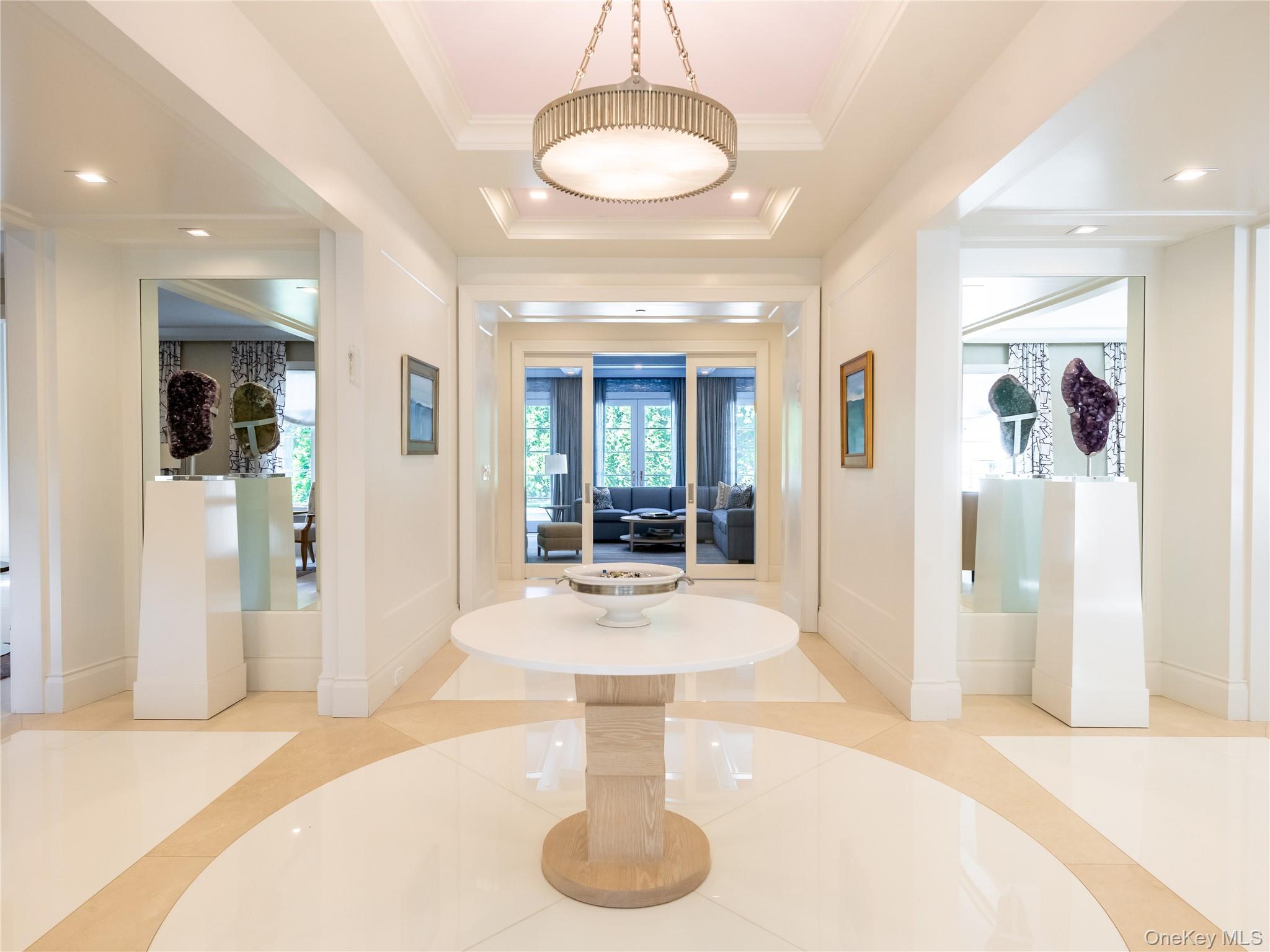 16 Ridge Drive East Great Neck, NY 11021 - Photo 3 of 50 Entrance foyer facing