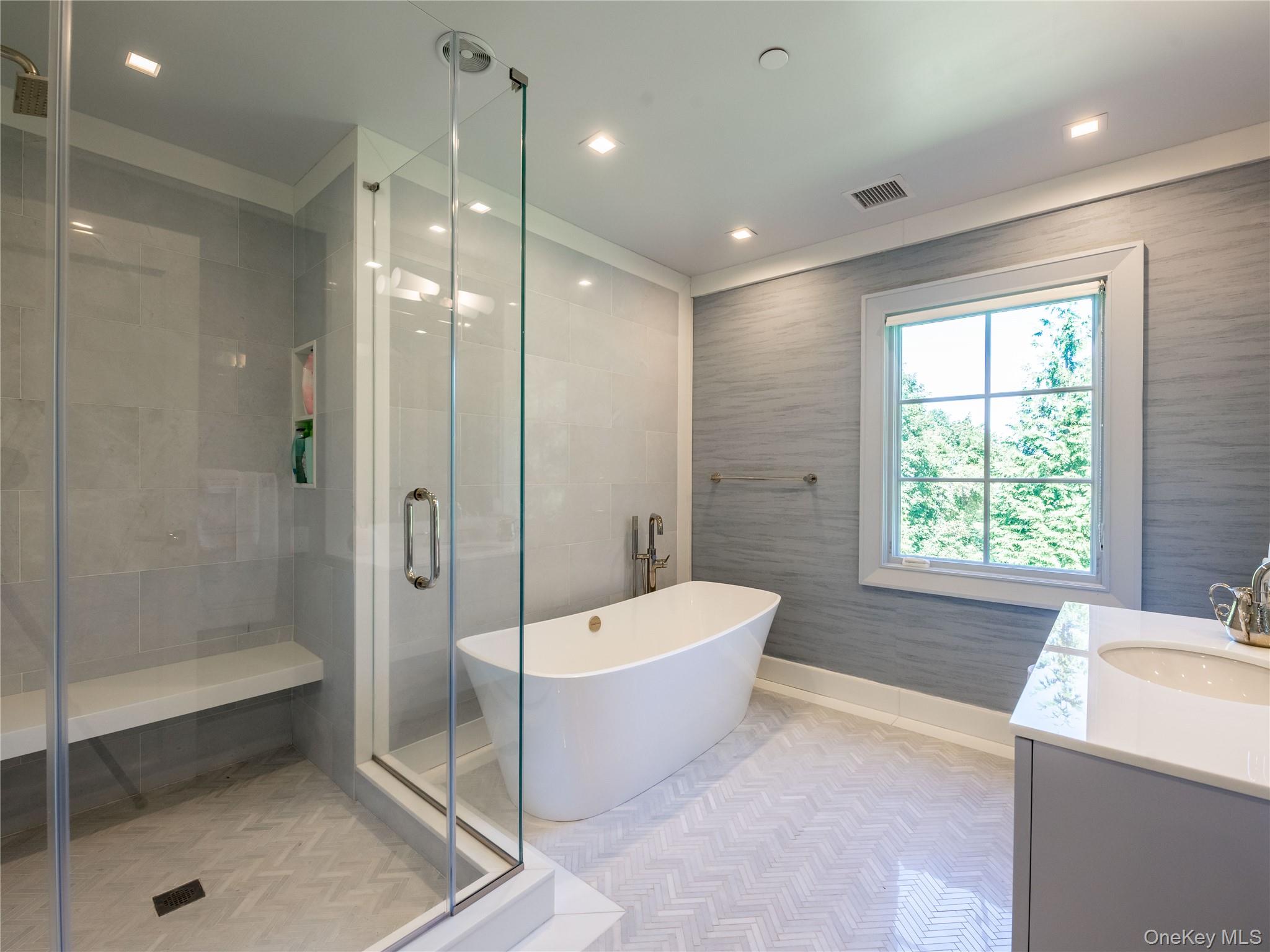 16 Ridge Drive East Great Neck, NY 11021 - Photo 32 of 50 En-Suite Bathroom