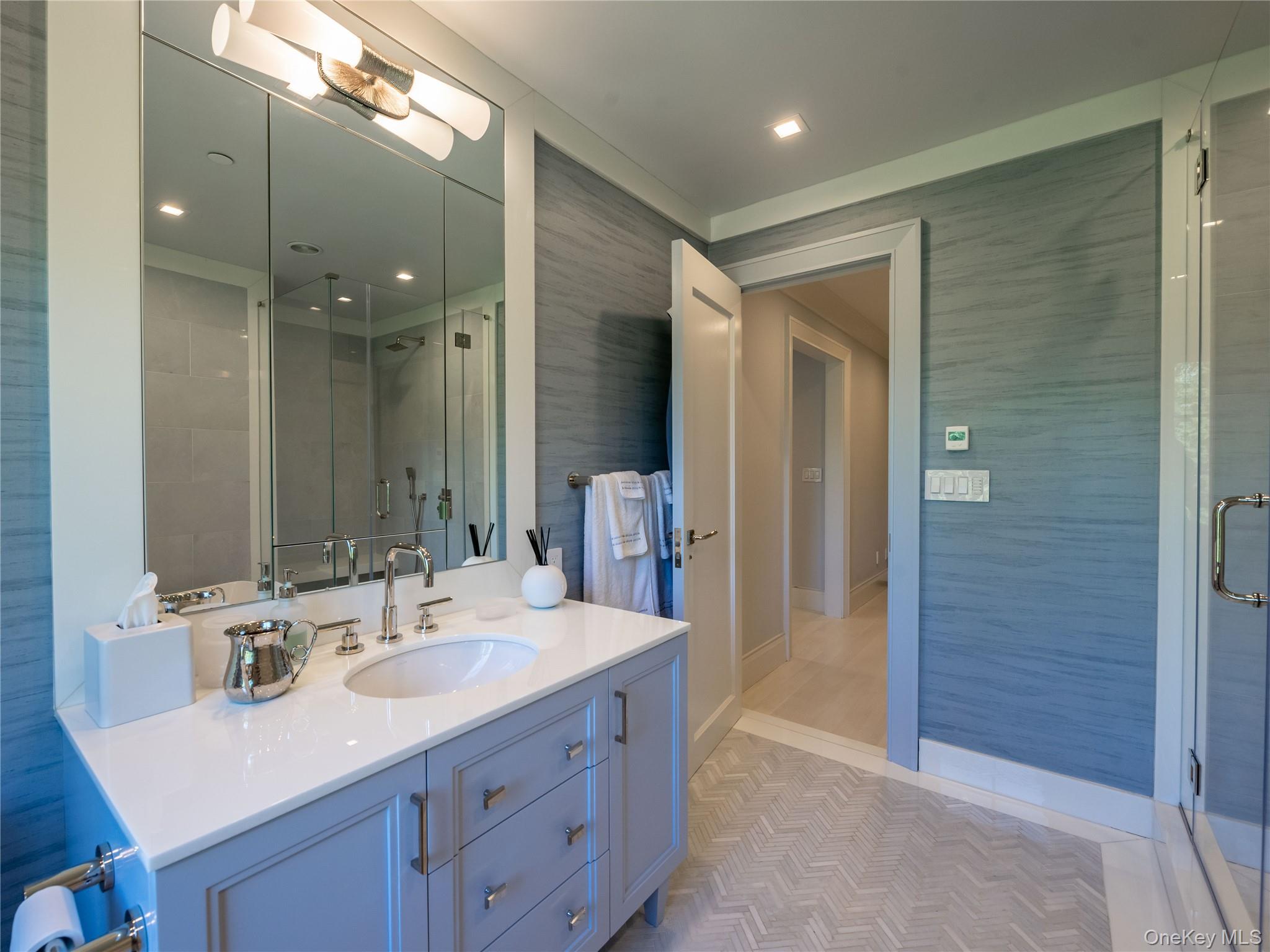 16 Ridge Drive East Great Neck, NY 11021 - Photo 33 of 50 En-Suite Bathroom