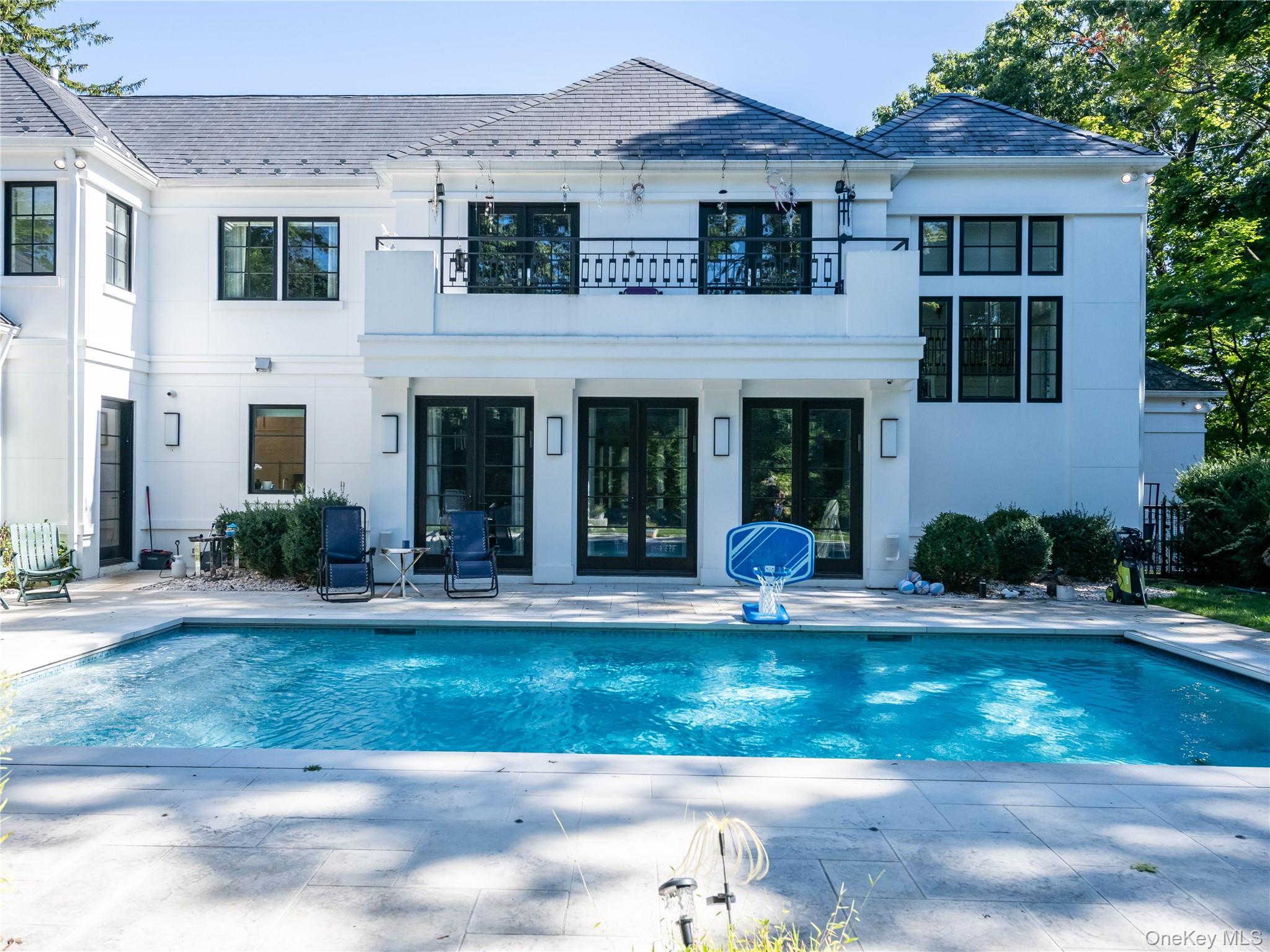 16 Ridge Drive East Great Neck, NY 11021 - Photo 42 of 50 Rear view of property