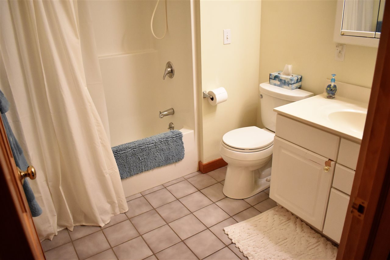 3601 South Maple Valley Road Suttons Bay, MI 49682 - Photo 25 of 41 1856565-24.JPG