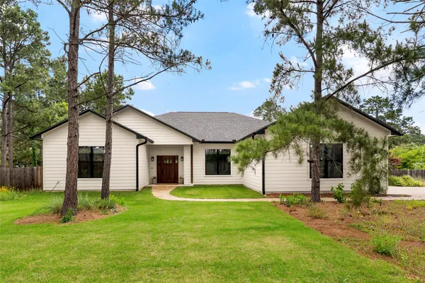 $550,000 | 111 Green Grass Lane, Bastrop, TX 78602