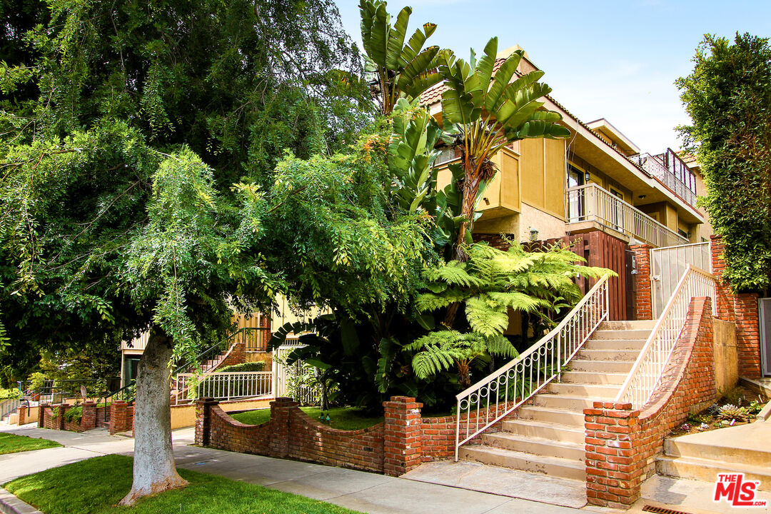 10671 Wilkins Avenue, Unit 5 Los Angeles, CA 90024 - Photo 28 of 28 a view of an outdoor space with a street view