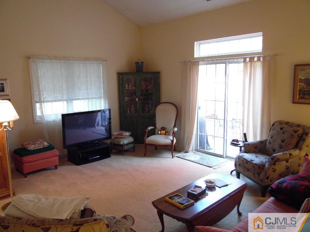 67 A Winthrop Road Monroe Township, NJ 08831 - Photo 2 of 22 Gallery Image 2