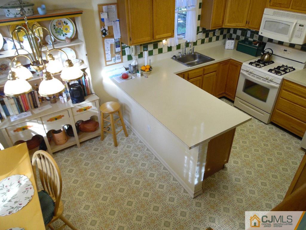 67 A Winthrop Road Monroe Township, NJ 08831 - Photo 6 of 22 Gallery Image 6