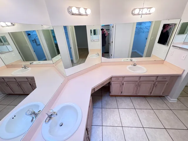 $2,200 | 3562 Killarney Plaza Drive, Tallahassee, FL 32309