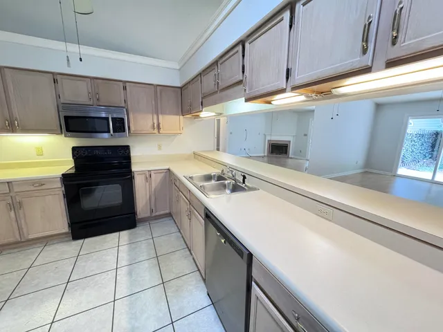 $2,200 | 3562 Killarney Plaza Drive, Tallahassee, FL 32309