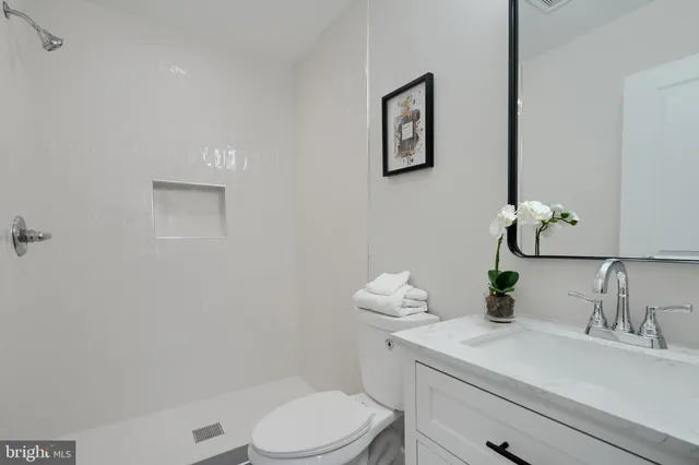 $3,400 | 602 South Streeper Street, Baltimore, MD 21224