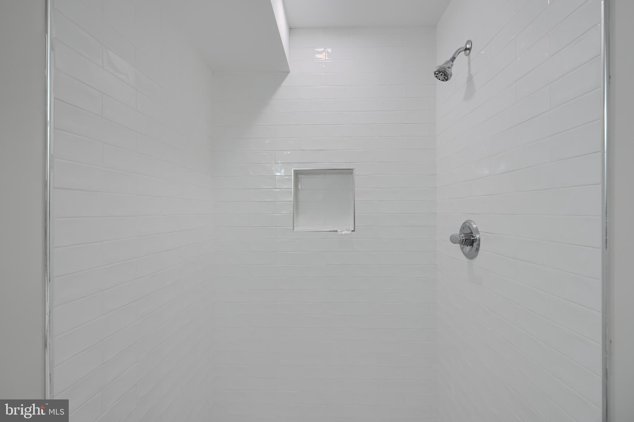 602 South Streeper Street Baltimore, MD 21224 - Photo 23 of 31 a bathroom with a shower