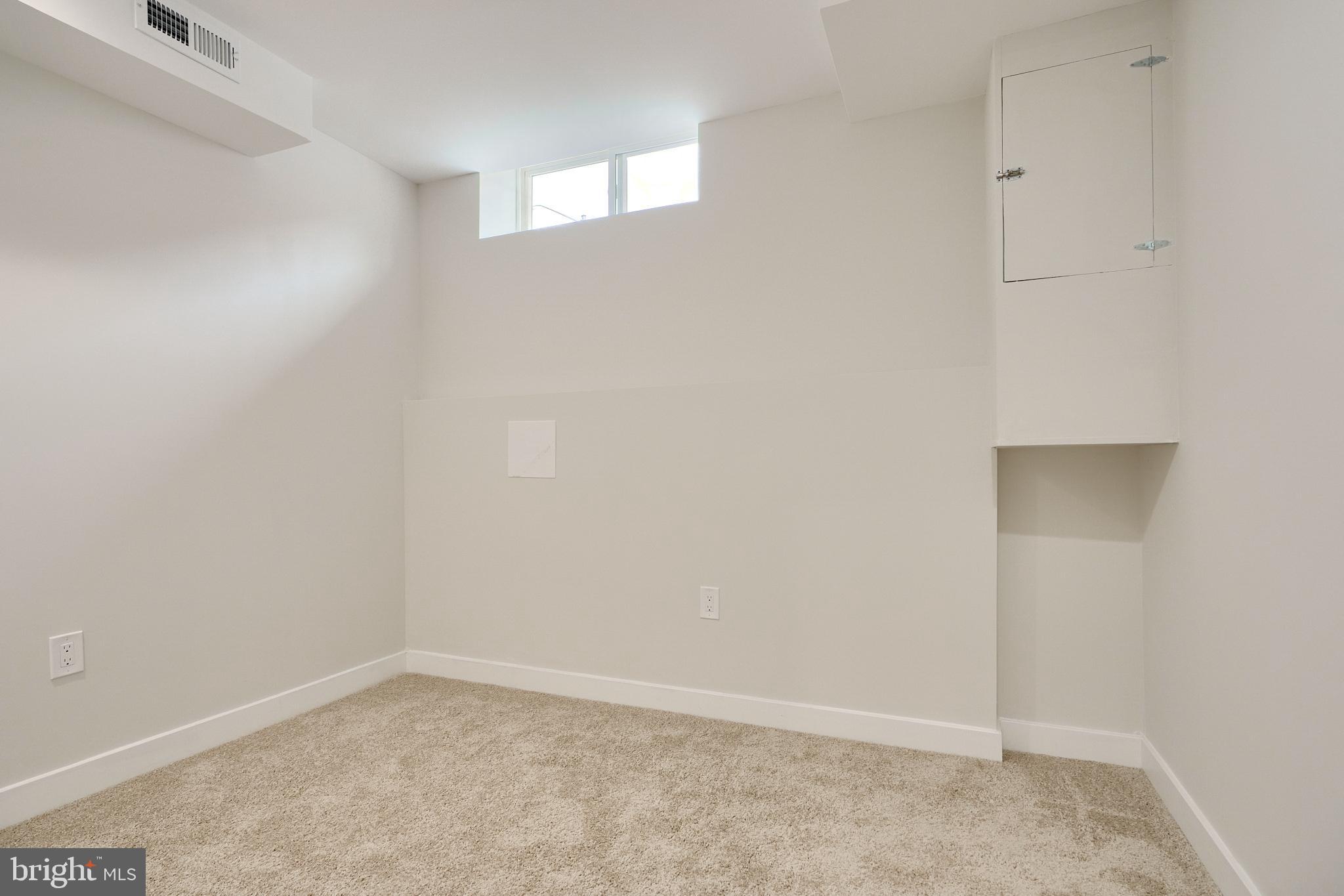 602 South Streeper Street Baltimore, MD 21224 - Photo 26 of 31 a view of an empty room