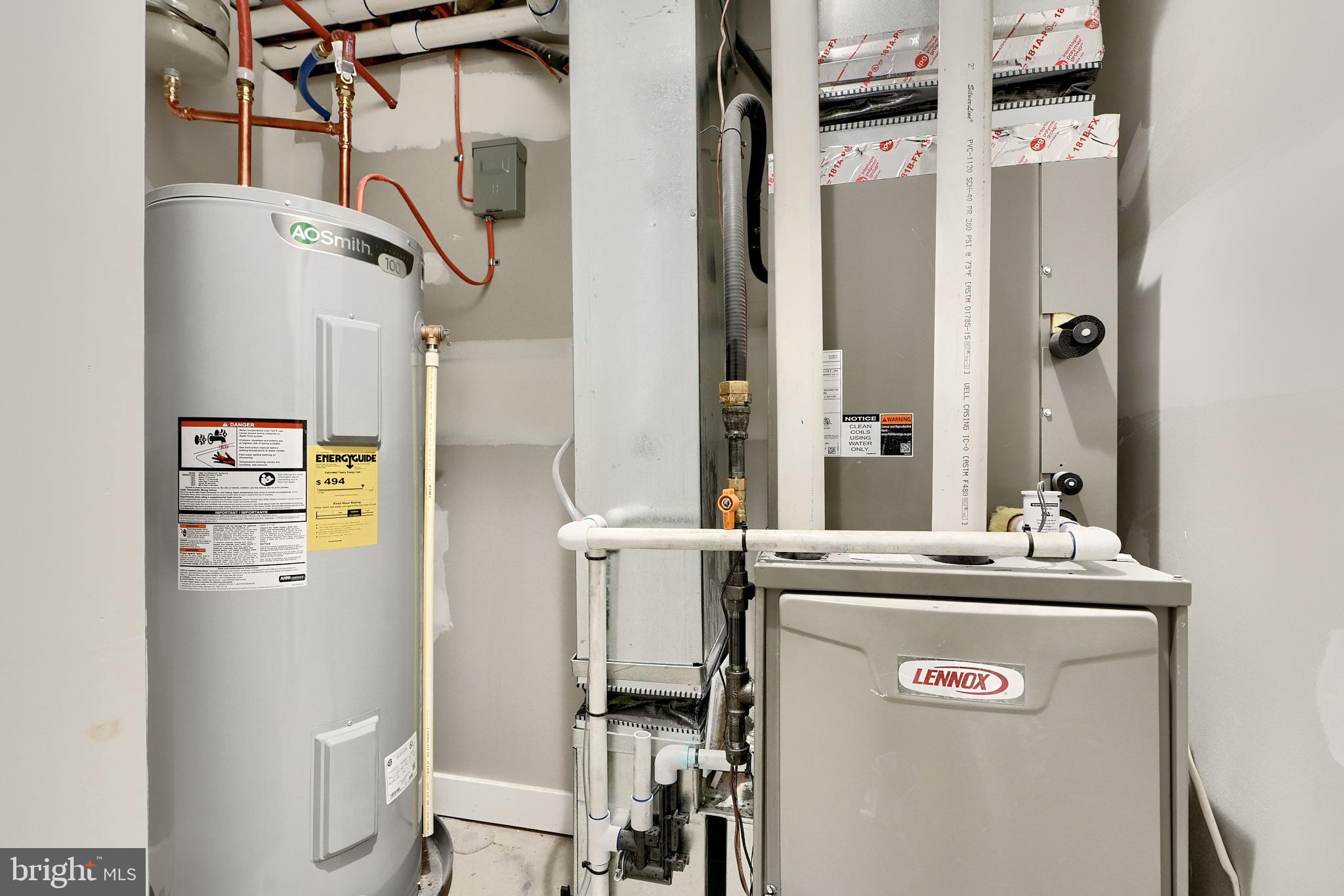 602 South Streeper Street Baltimore, MD 21224 - Photo 31 of 31 a utility room with dryer and washer