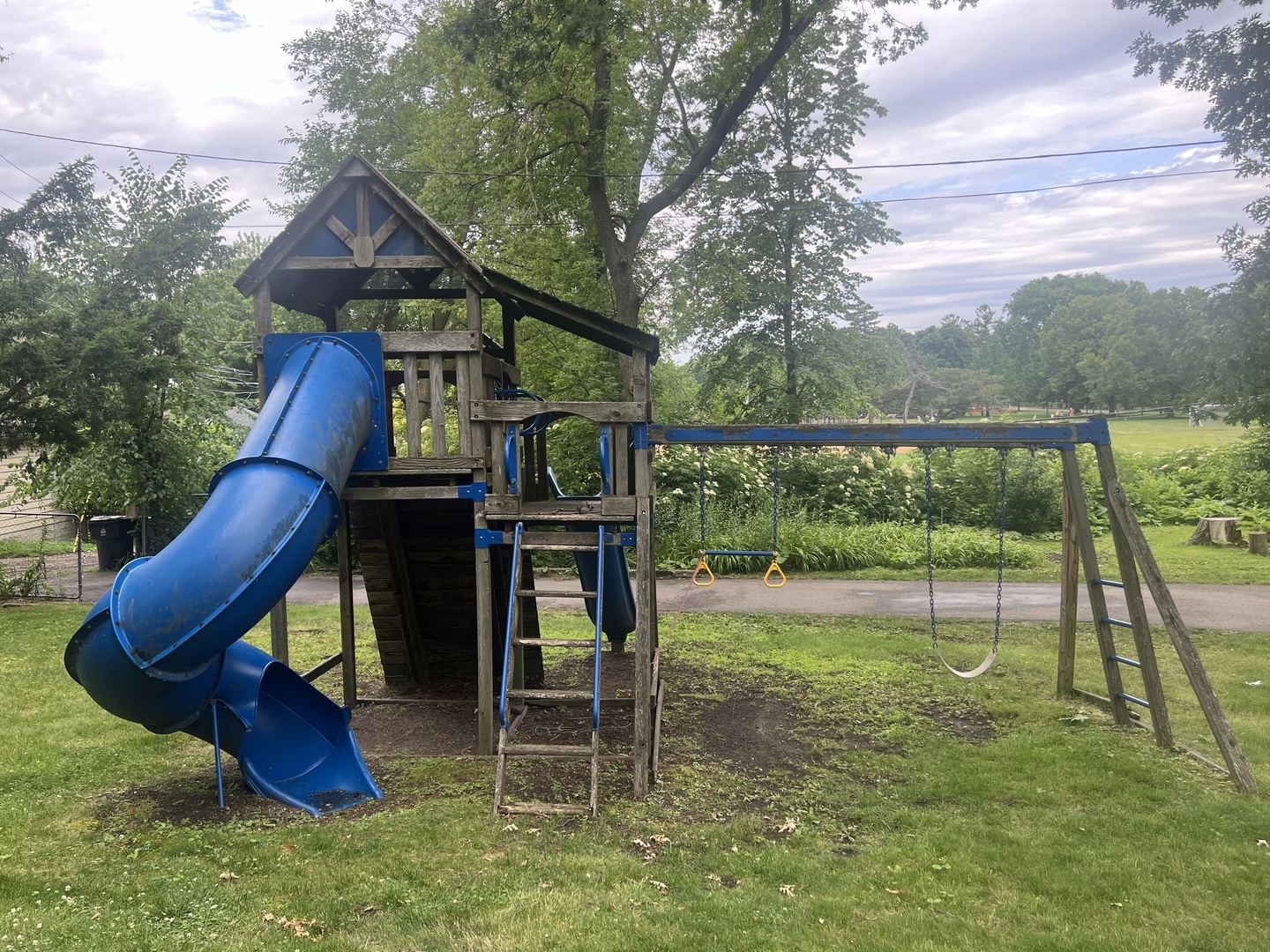 2404 Ridge Avenue Evanston, IL 60201 - Photo 22 of 24 a view of a house with a yard furniture and a slide