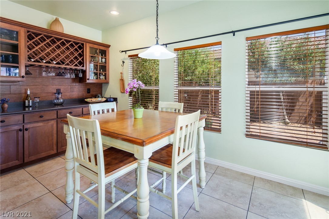 186 Rising Mesa Court Henderson, NV 89012 - Photo 13 of 35