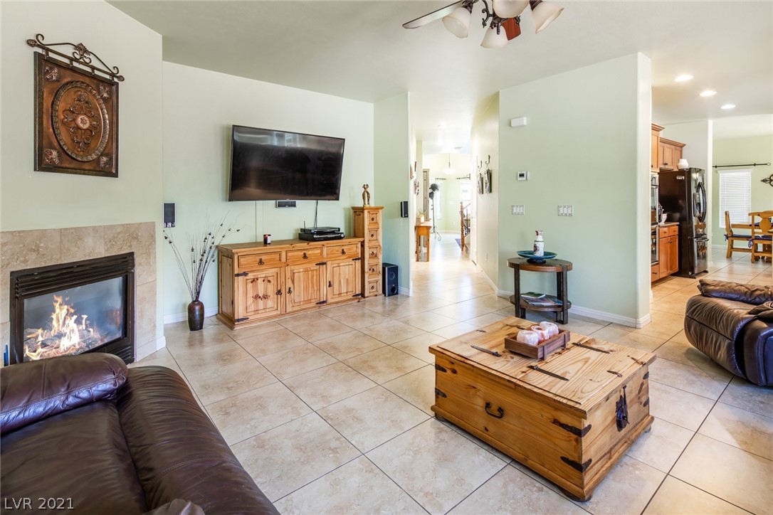 186 Rising Mesa Court Henderson, NV 89012 - Photo 14 of 35