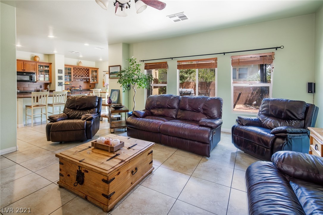 186 Rising Mesa Court Henderson, NV 89012 - Photo 15 of 35
