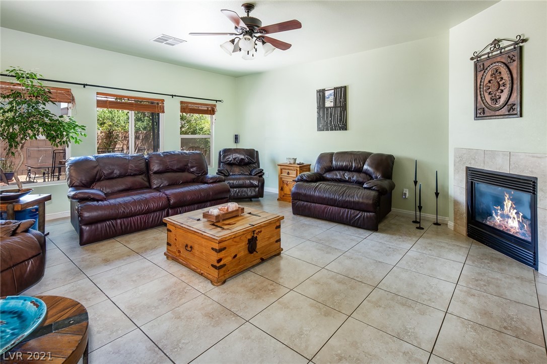 186 Rising Mesa Court Henderson, NV 89012 - Photo 16 of 35