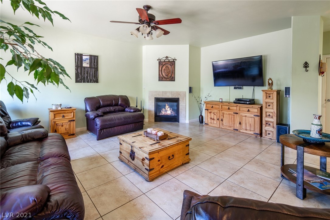 186 Rising Mesa Court Henderson, NV 89012 - Photo 17 of 35