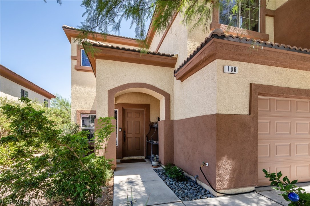 186 Rising Mesa Court Henderson, NV 89012 - Photo 2 of 35