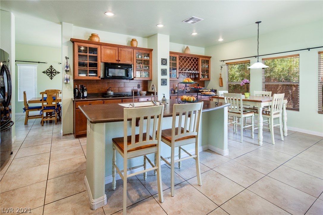 186 Rising Mesa Court Henderson, NV 89012 - Photo 8 of 35