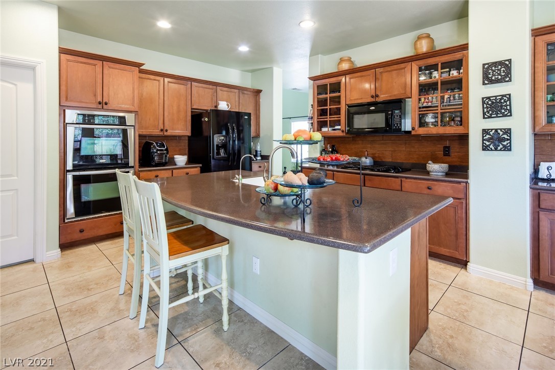 186 Rising Mesa Court Henderson, NV 89012 - Photo 10 of 35