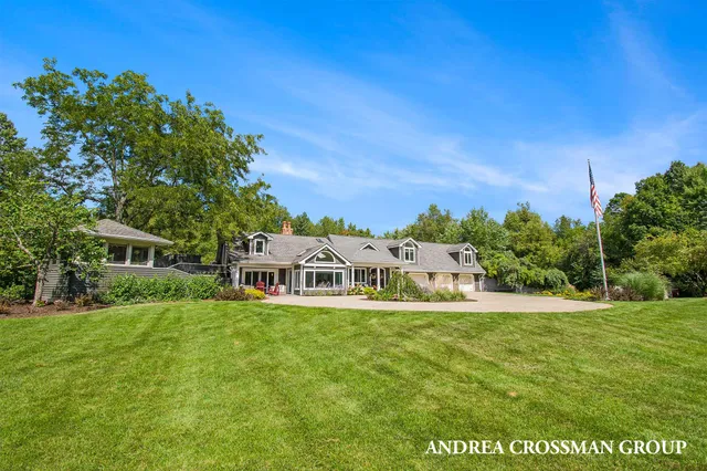 $1,150,000 | 8955 Braden Road, Haslett, MI 48840