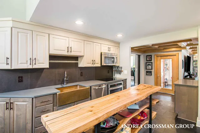 $1,150,000 | 8955 Braden Road, Haslett, MI 48840