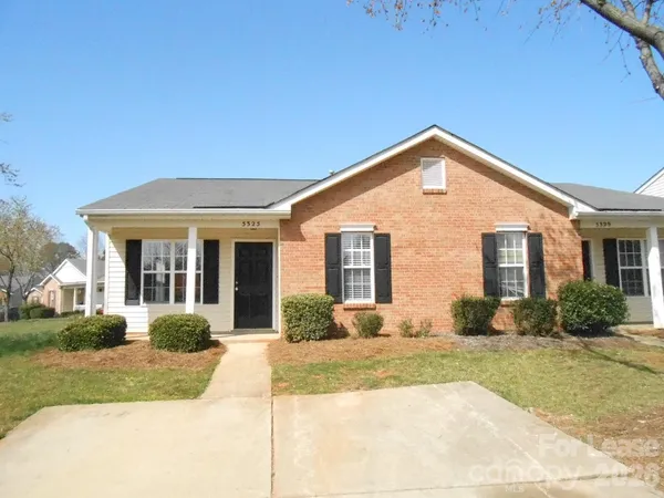 $1,600 | 5325 Harris Cove Drive, Charlotte, NC 28269