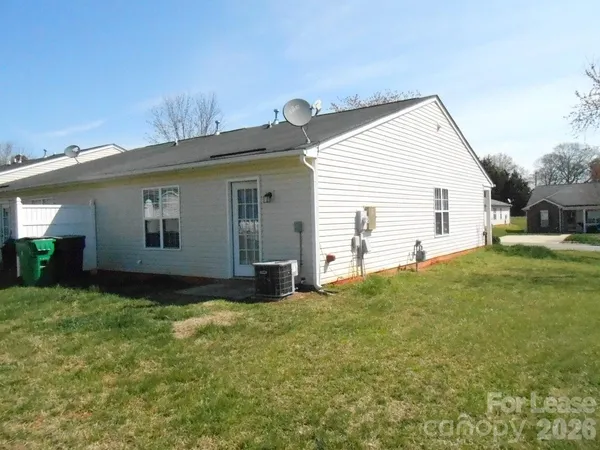 $1,600 | 5325 Harris Cove Drive, Charlotte, NC 28269