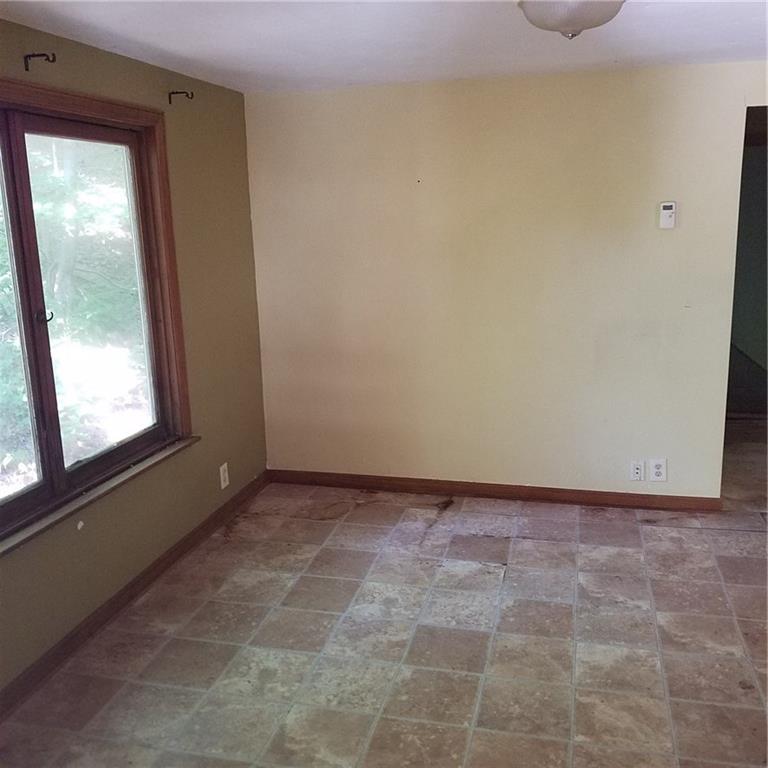 230 Crawford Road Pittsburgh, PA 15237 - Photo 7 of 8 Gallery Image 7