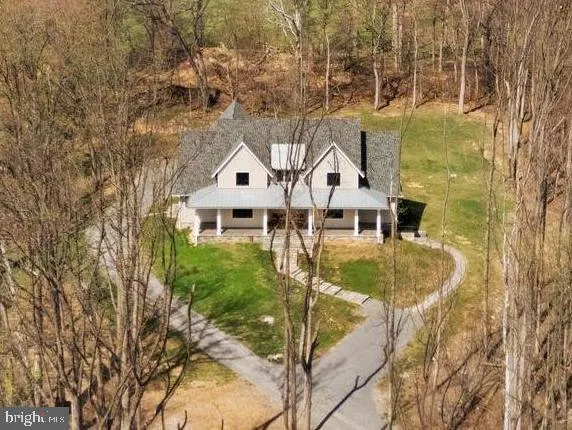 $1,899,000 | 17819 Yatton Road, Round Hill, VA 20141