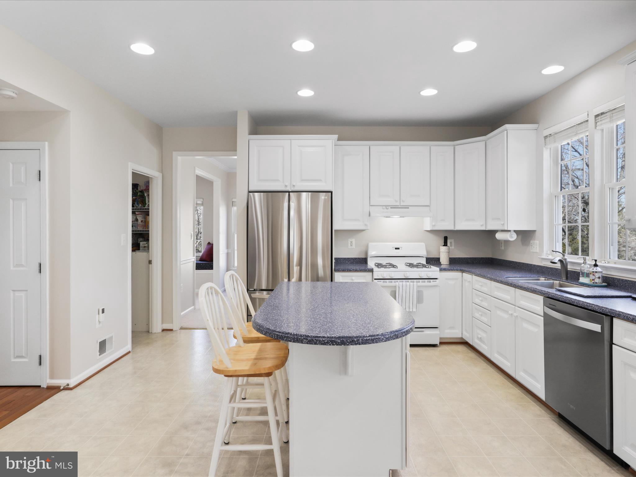 769 Kenneth Place Southeast Leesburg, VA 20175 - Photo 17 of 61 Gallery Image 17