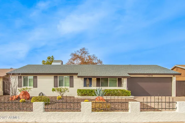 $3,300 | 13838 North 37th Way, Phoenix, AZ 85032
