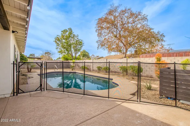 $3,300 | 13838 North 37th Way, Phoenix, AZ 85032