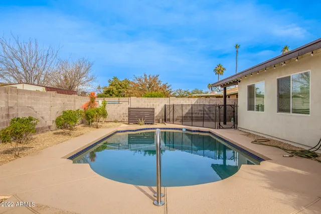 $3,300 | 13838 North 37th Way, Phoenix, AZ 85032