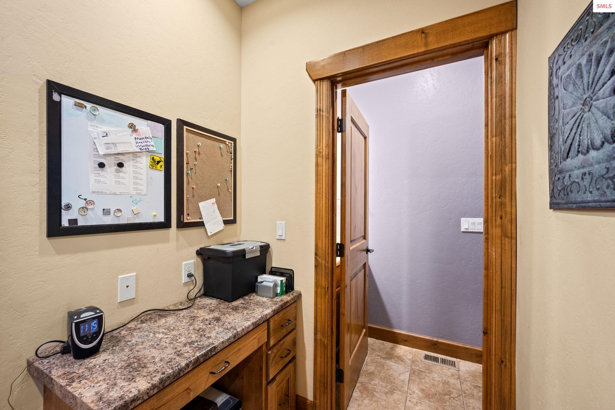 289 Gold Road Naples, ID 83847 - Photo 33 of 98 Gallery Image 33