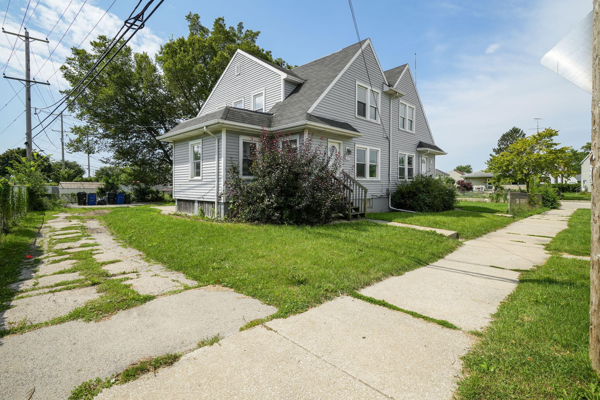 3119 17th Street Racine, WI 53405 - Photo 1 of 1 39-web-or-mls-DSC02500