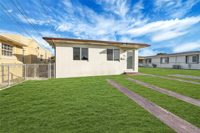 $2,400 | 3471 Southwest 3rd Street, Unit 3471, Miami, FL 33135