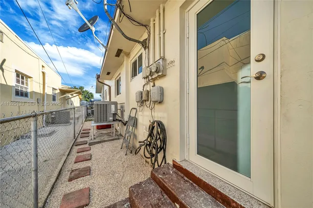 $2,400 | 3471 Southwest 3rd Street, Unit 3471, Miami, FL 33135