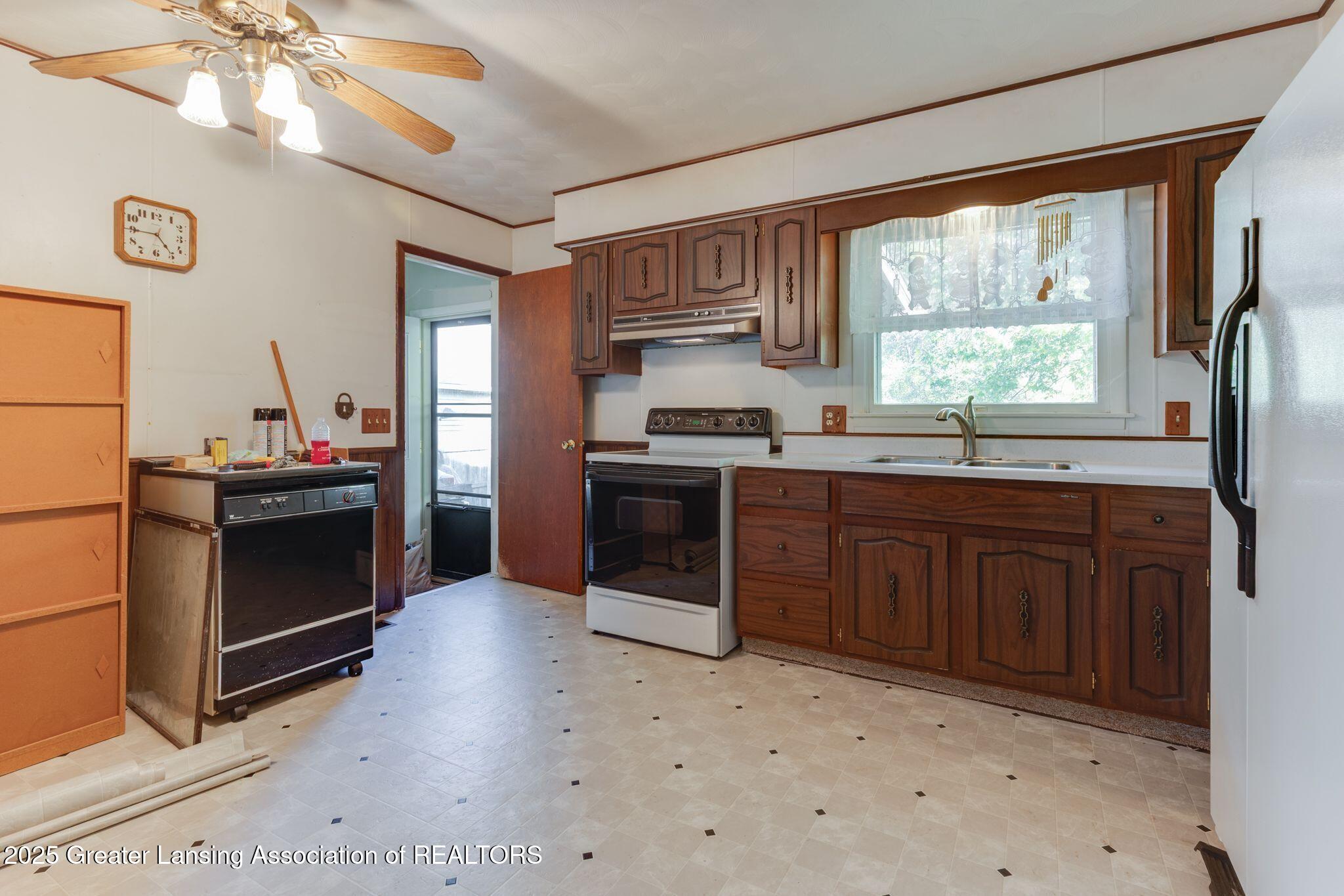 6955 Richard Road Lansing, MI 48911 - Photo 13 of 40 xxa5iKI4