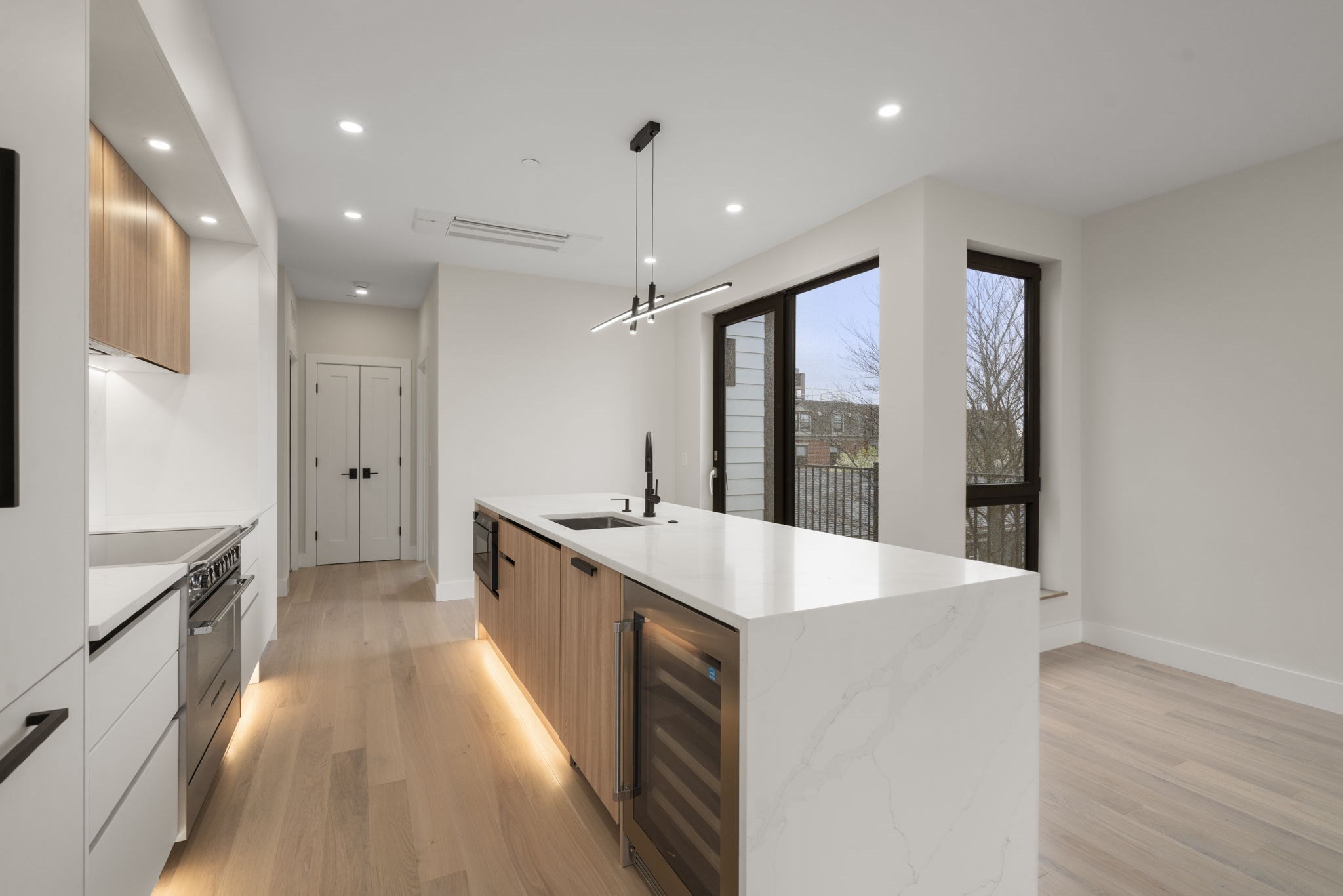 152 West 3rd Street, Unit 2 Boston, MA 02127 - Photo 3 of 14 Gallery Image 3