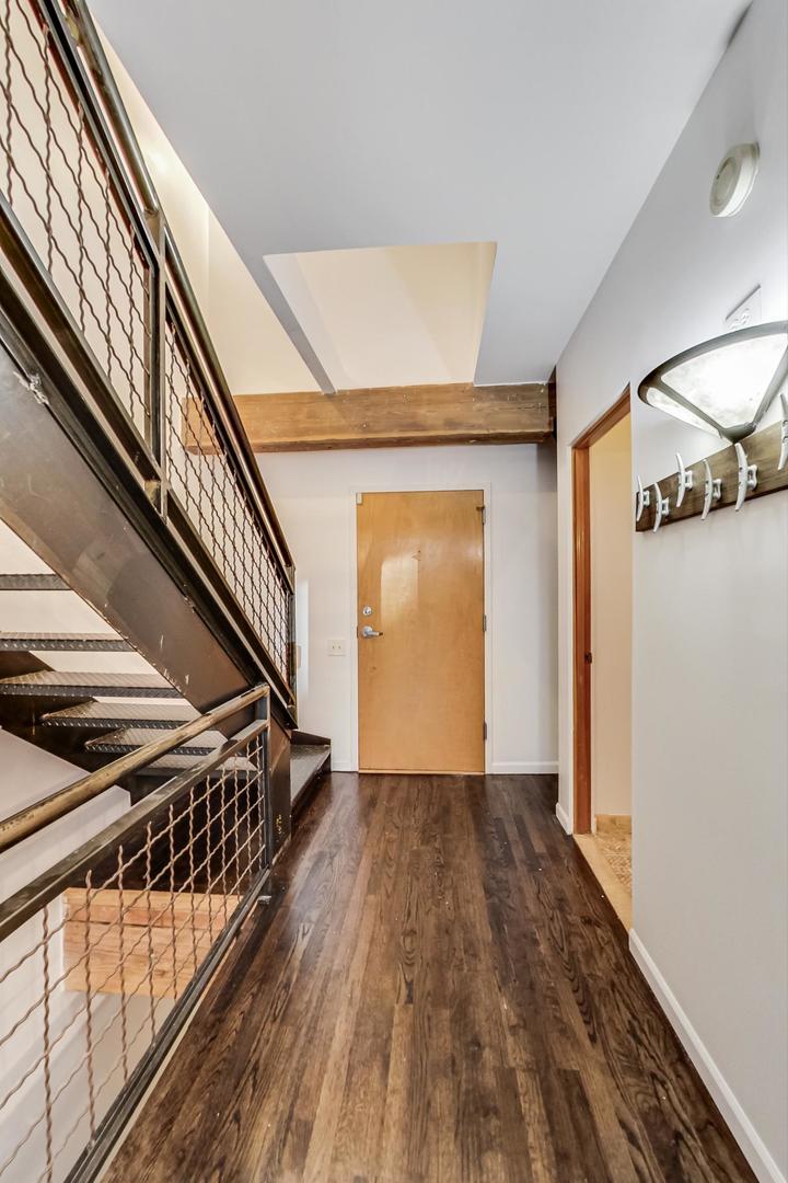 1000 West Washington Boulevard, Unit 130 Chicago, IL 60607 - Photo 10 of 47 a view of an entryway